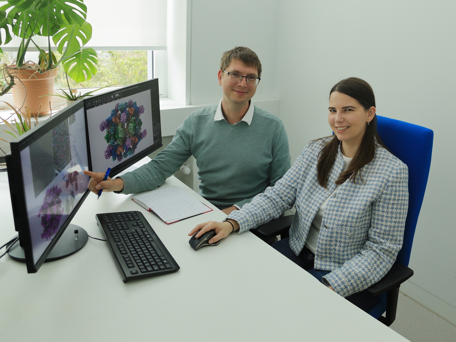 Studie in Nature: Marburger Forschungsteam entschlüsselt eines der größten Enzyme der Natur